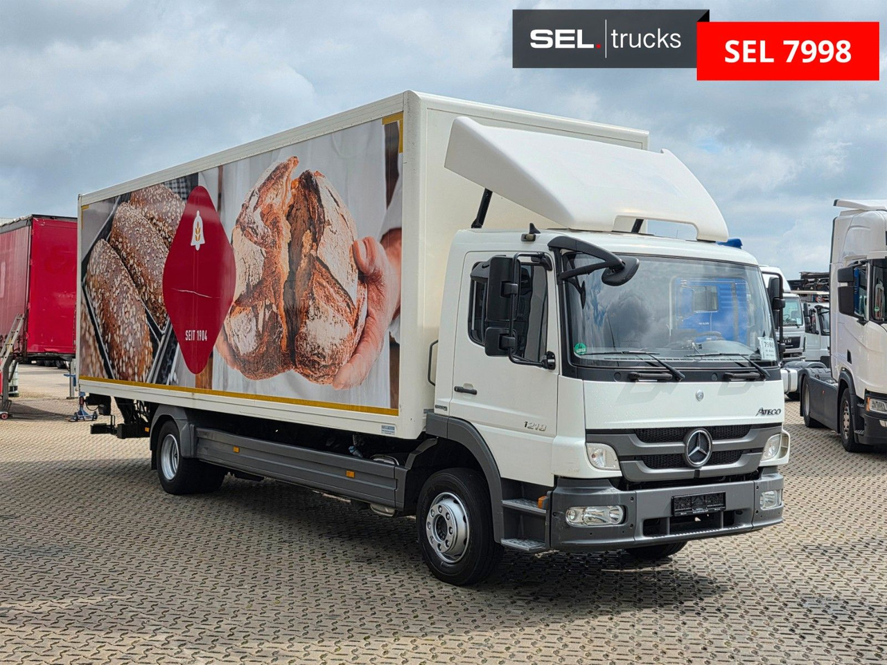 Mercedes-Benz Atego 1218 / Ladebordwand / Rückfahrkam. / 8,24m - Camion fourgon: photos 3 Mercedes-Benz Atego 1218 / Ladebordwand / Rückfahrkam. / 8,24m - Camion fourgon: photos 3