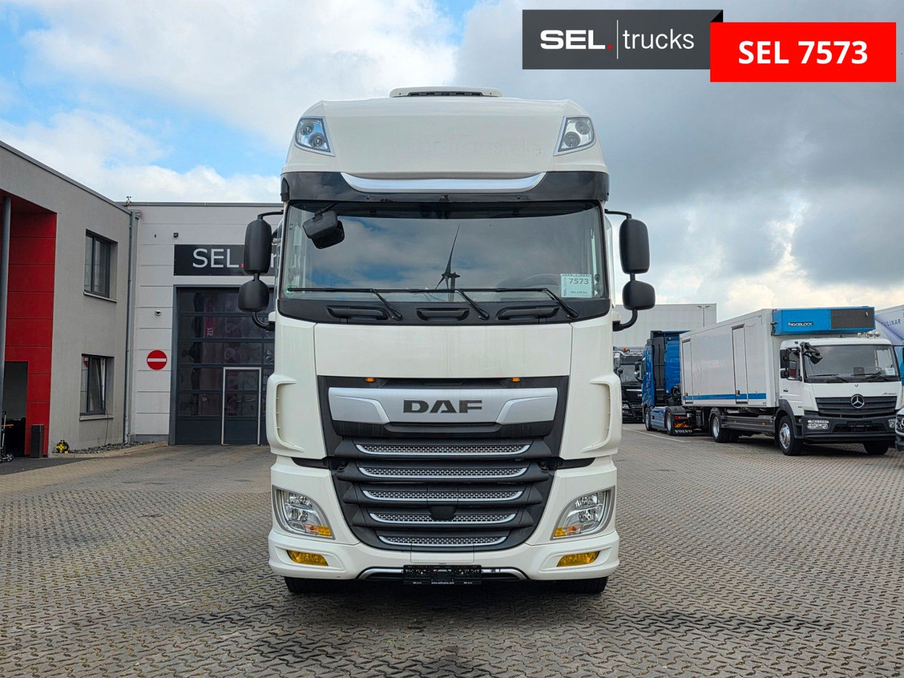 DAF XF 530 FT / ZF Intarder / Standklimaanlage / 6D - Tracteur routier: photos 2 DAF XF 530 FT / ZF Intarder / Standklimaanlage / 6D - Tracteur routier: photos 2
