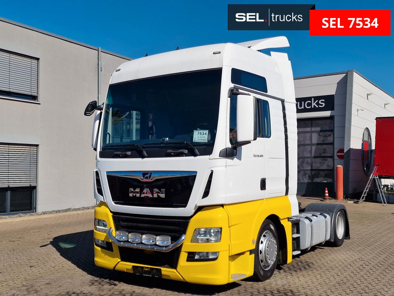 MAN TGX 18.420 4X2 LLS-U / 2 Tanks - Tracteur routier: photos 1 MAN TGX 18.420 4X2 LLS-U / 2 Tanks - Tracteur routier: photos 1