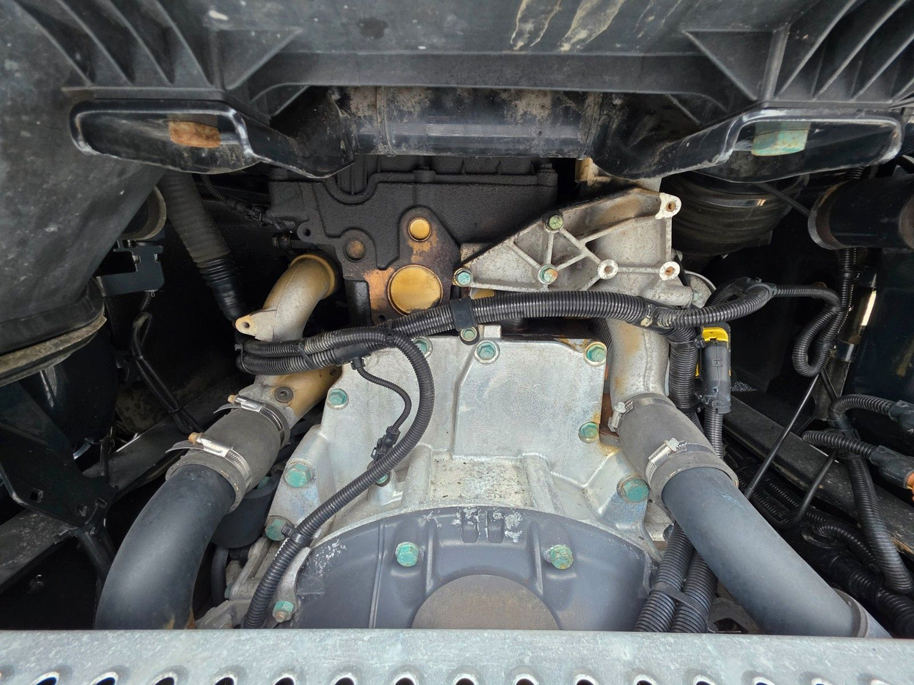 Tracteur routier MAN TGX 18.460 4X2 LLS-U / Retarder / 2 Tanks: photos 12 Tracteur routier MAN TGX 18.460 4X2 LLS-U / Retarder / 2 Tanks: photos 12