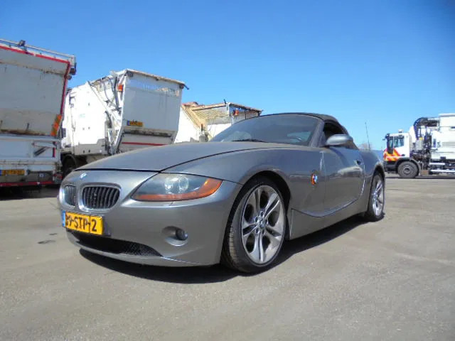 BMW Z4 ROADSTER 2.5 I - Voiture: photos 1 BMW Z4 ROADSTER 2.5 I - Voiture: photos 1