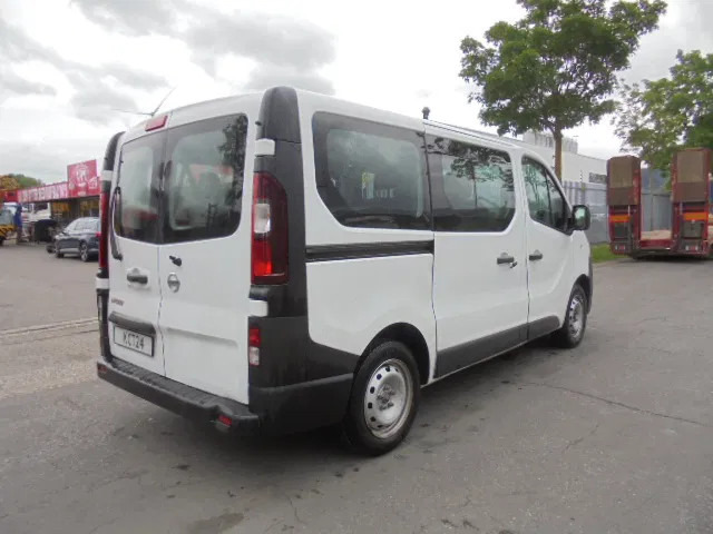Nissan NV 300 - Bus: photos 4 Nissan NV 300 - Bus: photos 4