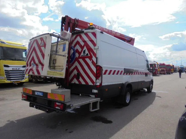 Iveco Daily 70 70C17 - Camion, Camion grue: photos 5 Iveco Daily 70 70C17 - Camion, Camion grue: photos 5