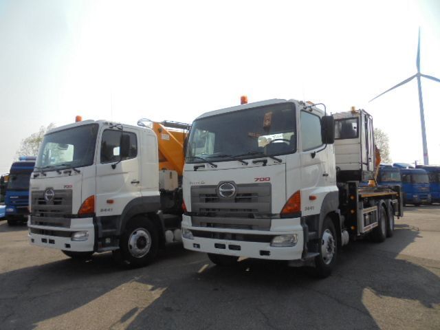 Hino 700 6X4 2IN STOCK - Camion avec nacelle: photos 3 Hino 700 6X4 2IN STOCK - Camion avec nacelle: photos 3