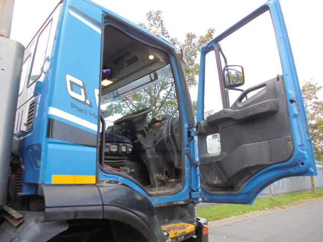 Camion benne, Camion grue Iveco AD340T36 8X4: photos 16