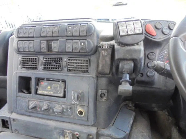 Camion benne, Camion grue Iveco AD340T36 8X4: photos 19