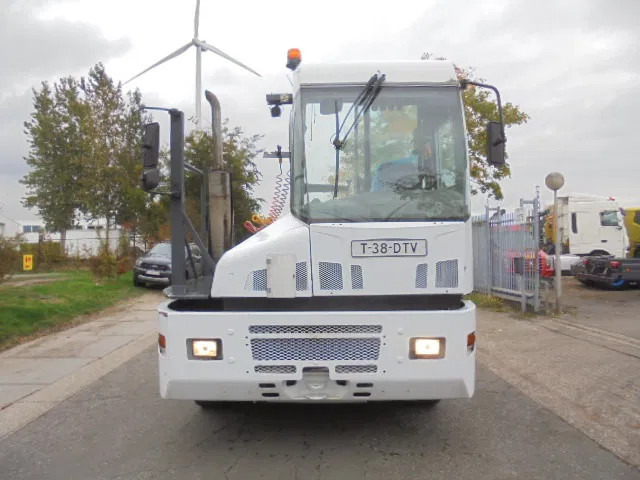Kalmar TT616I TT616IC-9-L1A8 - Tracteur portuaire: photos 2 Kalmar TT616I TT616IC-9-L1A8 - Tracteur portuaire: photos 2