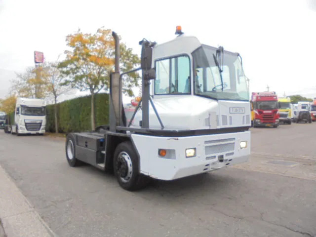 Kalmar TT616I TT616IC-9-L1A8 - Tracteur portuaire: photos 3 Kalmar TT616I TT616IC-9-L1A8 - Tracteur portuaire: photos 3