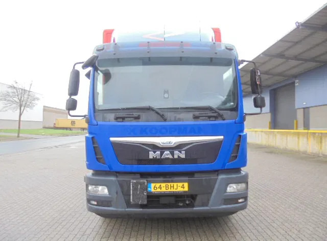 MAN TGM 12.250 NL TRUCK TUV 06-26 - Camion fourgon: photos 2 MAN TGM 12.250 NL TRUCK TUV 06-26 - Camion fourgon: photos 2