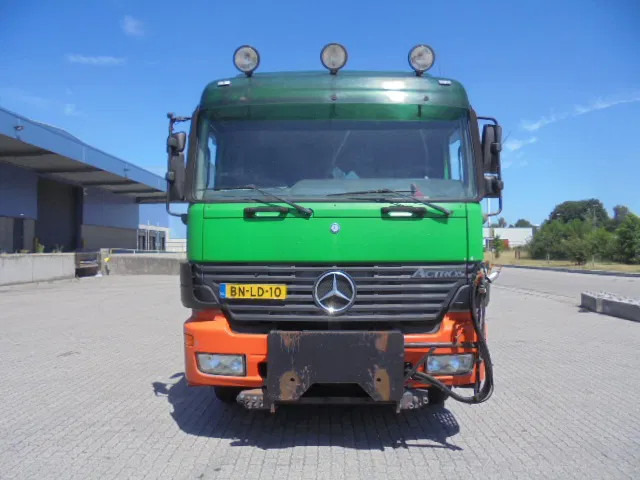 Mercedes-Benz Actros 1831 1831 Bitumensprayer - Camion citerne: photos 2 Mercedes-Benz Actros 1831 1831 Bitumensprayer - Camion citerne: photos 2