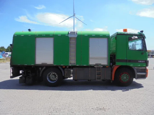 Mercedes-Benz Actros 1831 1831 Bitumensprayer - Camion citerne: photos 4 Mercedes-Benz Actros 1831 1831 Bitumensprayer - Camion citerne: photos 4