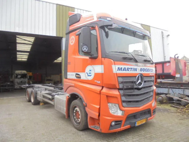 Mercedes-Benz Actros 2542 LS 6X2 ENGINE BROKE - Camion porte-conteneur/ Caisse mobile: photos 3 Mercedes-Benz Actros 2542 LS 6X2 ENGINE BROKE - Camion porte-conteneur/ Caisse mobile: photos 3