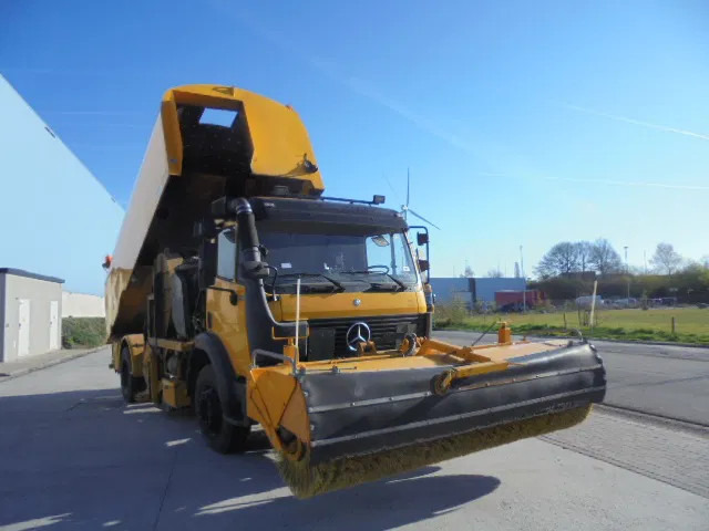 Mercedes-Benz SK 1920 NL TRUCK - Balayeuse de voirie: photos 3 Mercedes-Benz SK 1920 NL TRUCK - Balayeuse de voirie: photos 3