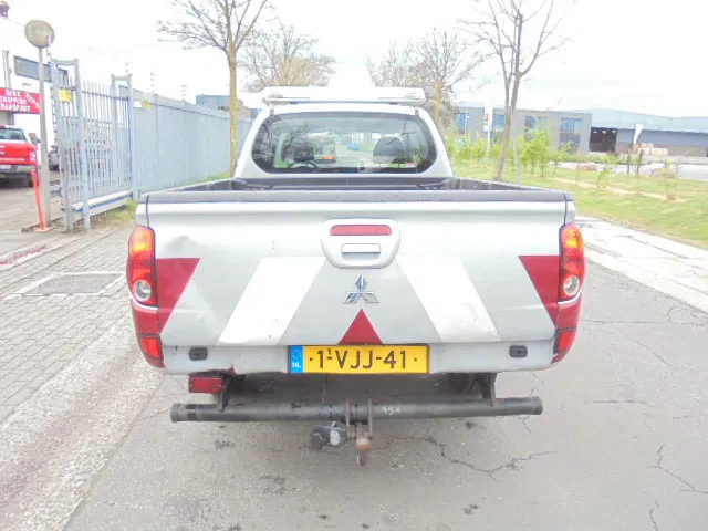 Pick-up Mitsubishi L200 4X4 PICK-UP: photos 6