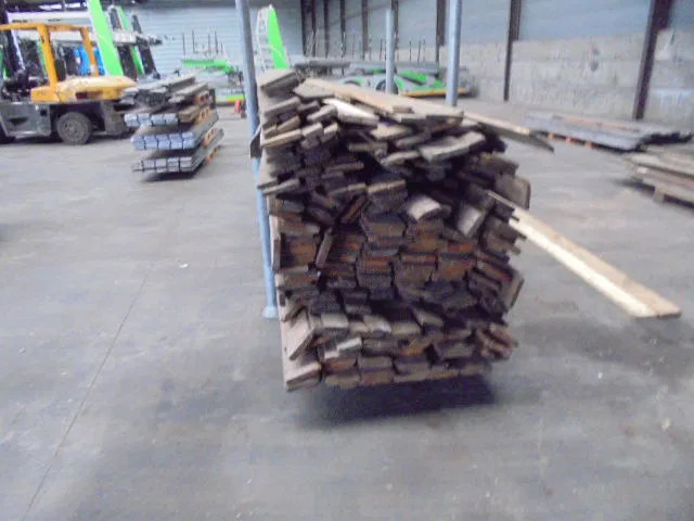 Plan KEN ALU / HOUT - Carrosserie bâchee: photos 5 Plan KEN ALU / HOUT - Carrosserie bâchee: photos 5