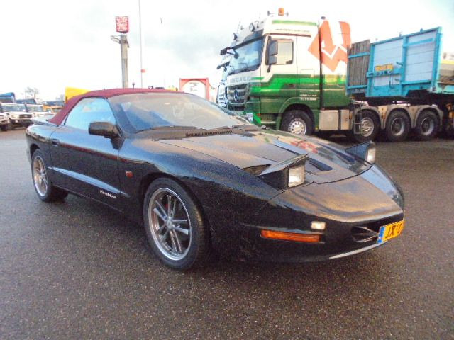Pontiac Firebird AUT CONVERTIBLE - Voiture: photos 2 Pontiac Firebird AUT CONVERTIBLE - Voiture: photos 2