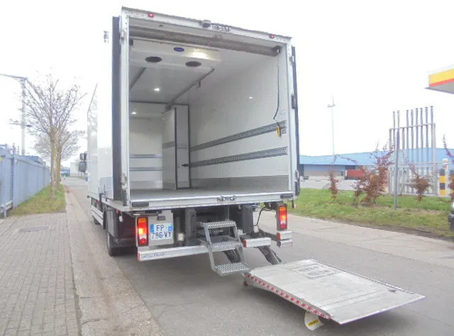 Renault D 210 FRC 2026 - Camion frigorifique: photos 5 Renault D 210 FRC 2026 - Camion frigorifique: photos 5