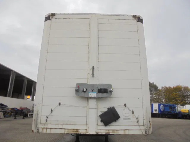 Renders ROC 12-27N X-STEERING - Semi-remorque rideaux coulissants: photos 2 Renders ROC 12-27N X-STEERING - Semi-remorque rideaux coulissants: photos 2