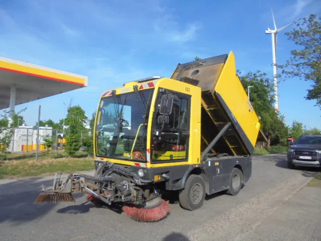 Schmidt CLEANGO 500 NL MACHINE - Balayeuse de voirie: photos 1 Schmidt CLEANGO 500 NL MACHINE - Balayeuse de voirie: photos 1