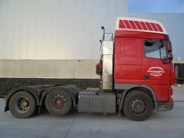 DAF XF 105 SUPER-SPACE 460 6X2 - Tracteur routier: photos 4 DAF XF 105 SUPER-SPACE 460 6X2 - Tracteur routier: photos 4