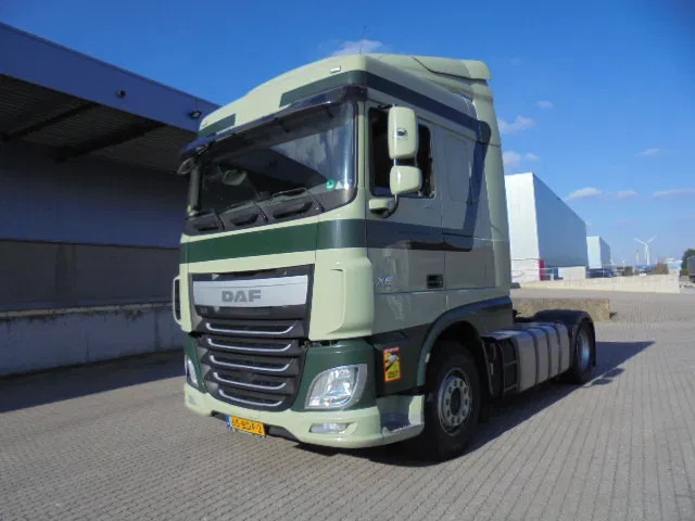 DAF XF 410 - Tracteur routier: photos 1 DAF XF 410 - Tracteur routier: photos 1