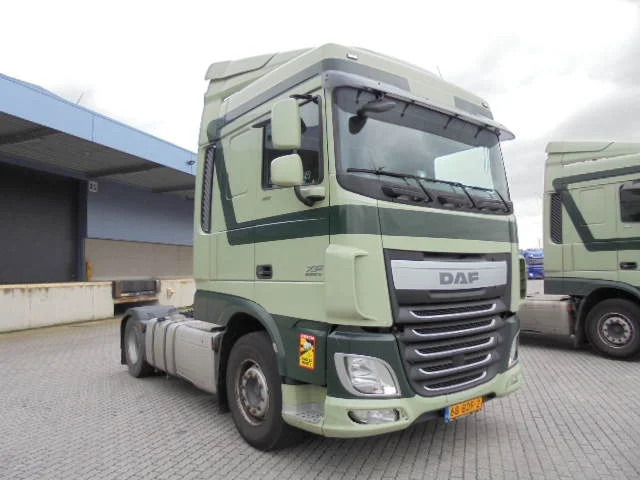 DAF XF 410 EURO 6 - Tracteur routier: photos 3 DAF XF 410 EURO 6 - Tracteur routier: photos 3