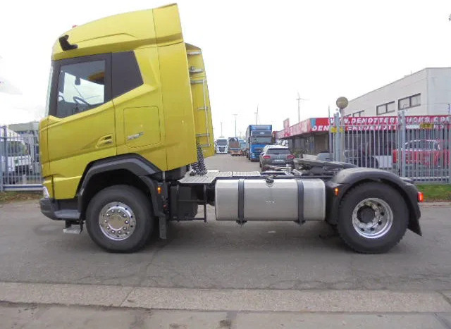 DAF XFC 530 FT DEMO KIEPHYDROLIEK MET FABRIEKS GARANTIE NL TRUCK - Tracteur routier: photos 2 DAF XFC 530 FT DEMO KIEPHYDROLIEK MET FABRIEKS GARANTIE NL TRUCK - Tracteur routier: photos 2
