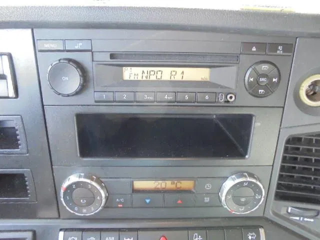 Tracteur routier Mercedes-Benz Actros 1842: photos 15 Tracteur routier Mercedes-Benz Actros 1842: photos 15