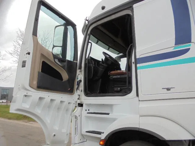 Tracteur routier Mercedes-Benz Actros 1943 LS: photos 10