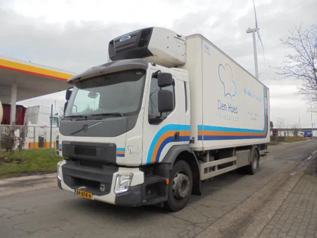 Volvo FE 250 CHEREAU - Camion isothermique: photos 1 Volvo FE 250 CHEREAU - Camion isothermique: photos 1