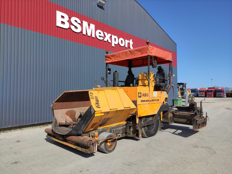 ABG Titan 273 ABG - wheel asphalt paver - Finisseur: photos 1 ABG Titan 273 ABG - wheel asphalt paver - Finisseur: photos 1