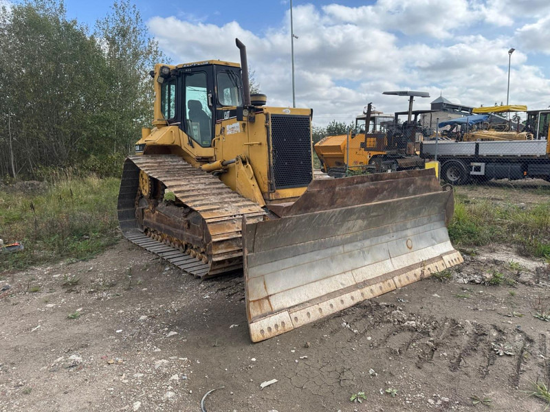 Caterpillar D6M - Bulldozer: photos 2 Caterpillar D6M - Bulldozer: photos 2