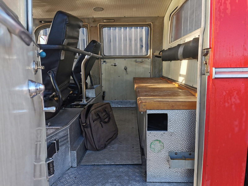 Camion de pompier Mercedes-Benz 1313: photos 15