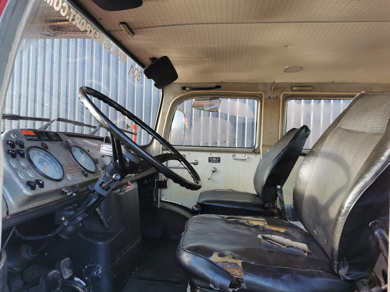 Camion de pompier Mercedes-Benz 1313: photos 9