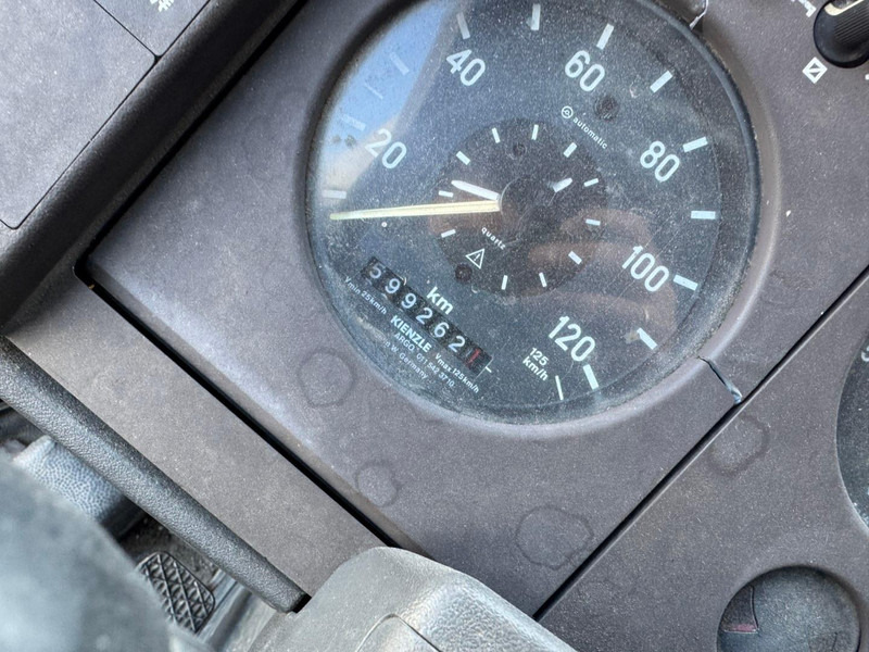 Camion à rideaux coulissants Mercedes-Benz 814: photos 13