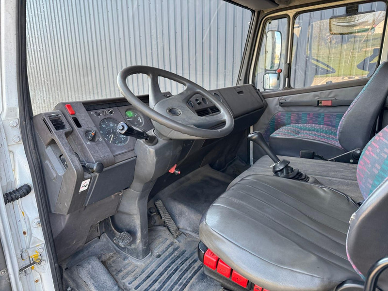 Camion à rideaux coulissants Mercedes-Benz 814: photos 10