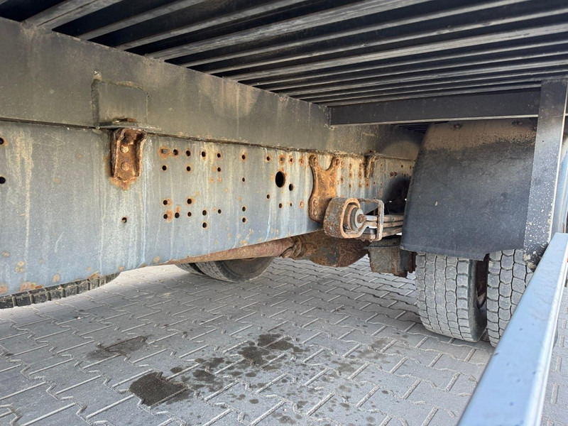 Camion à rideaux coulissants Mercedes-Benz 814: photos 16