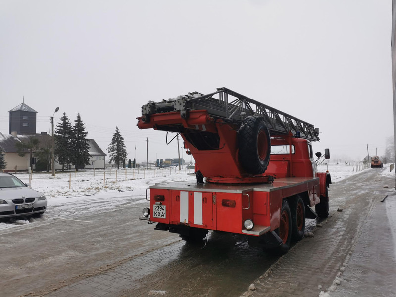 ZIL 131 ladder - Camion de pompier: photos 3 ZIL 131 ladder - Camion de pompier: photos 3