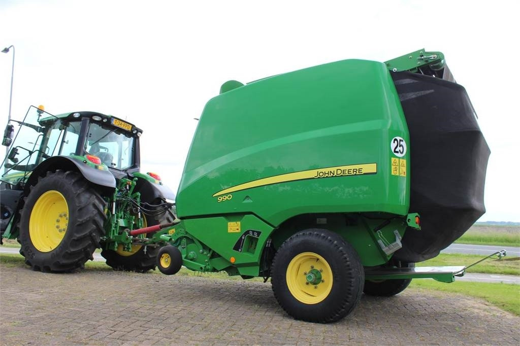 John Deere 990 - Presse à balles rondes: photos 2 John Deere 990 - Presse à balles rondes: photos 2