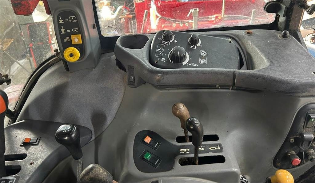 Tracteur agricole New Holland TS 90: photos 13