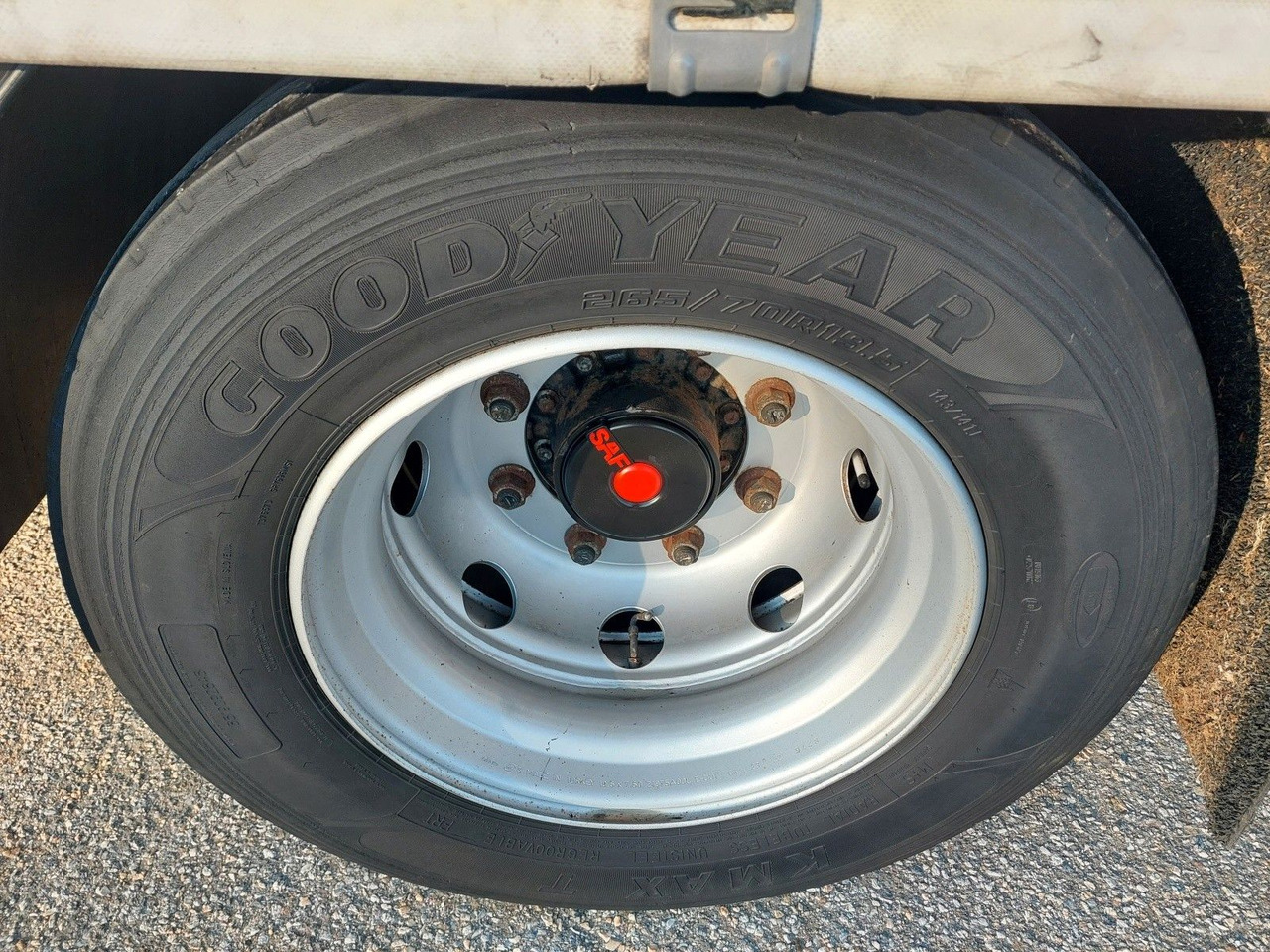 Camion à rideaux coulissants MAN TGX 18.470 LL + Gniotpol G-4080 120 m3 Durchbar: photos 48 Camion à rideaux coulissants MAN TGX 18.470 LL + Gniotpol G-4080 120 m3 Durchbar: photos 48