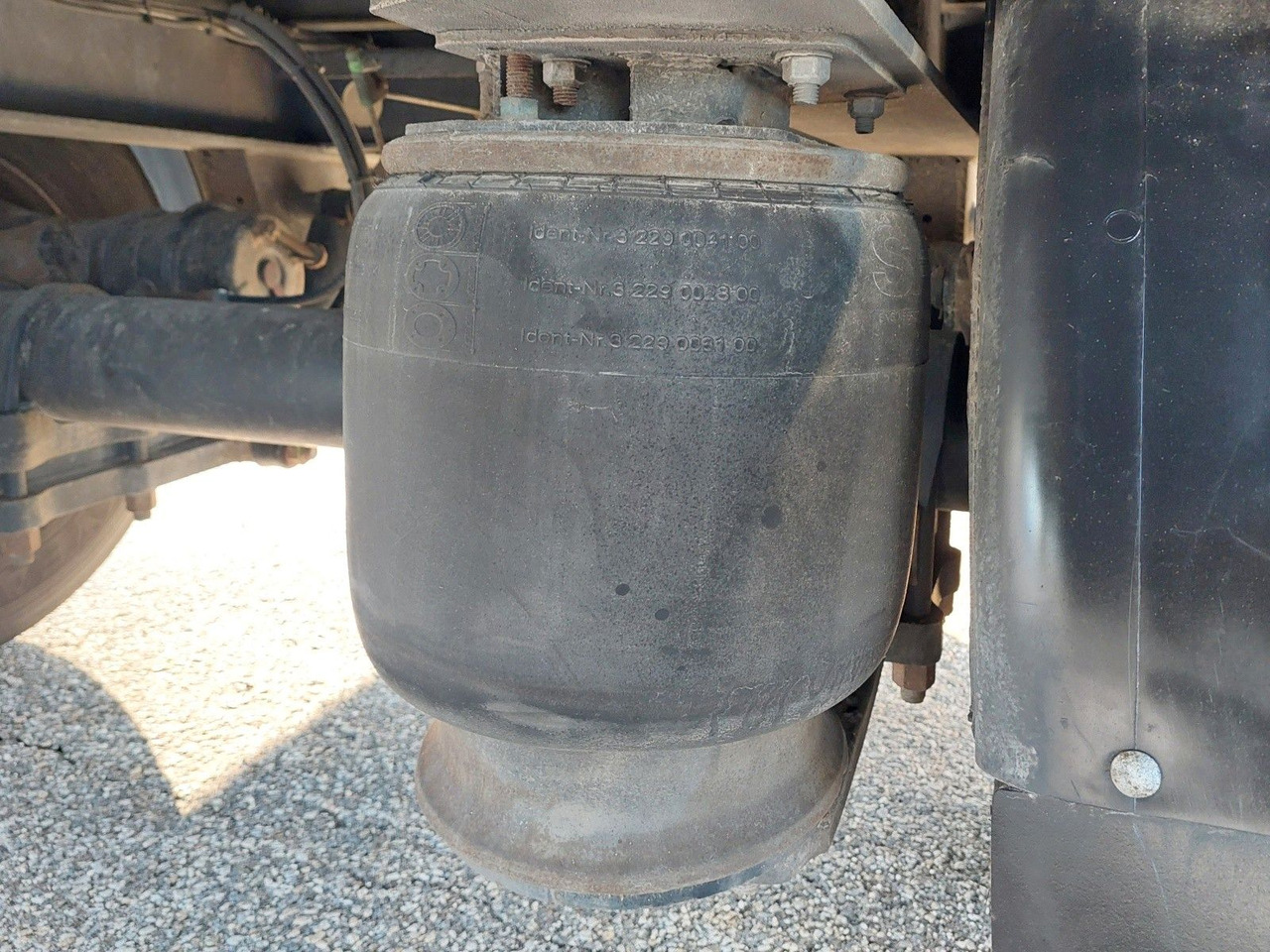 Camion à rideaux coulissants MAN TGX 18.470 LL + Gniotpol G-4080 120 m3 Durchbar: photos 47 Camion à rideaux coulissants MAN TGX 18.470 LL + Gniotpol G-4080 120 m3 Durchbar: photos 47