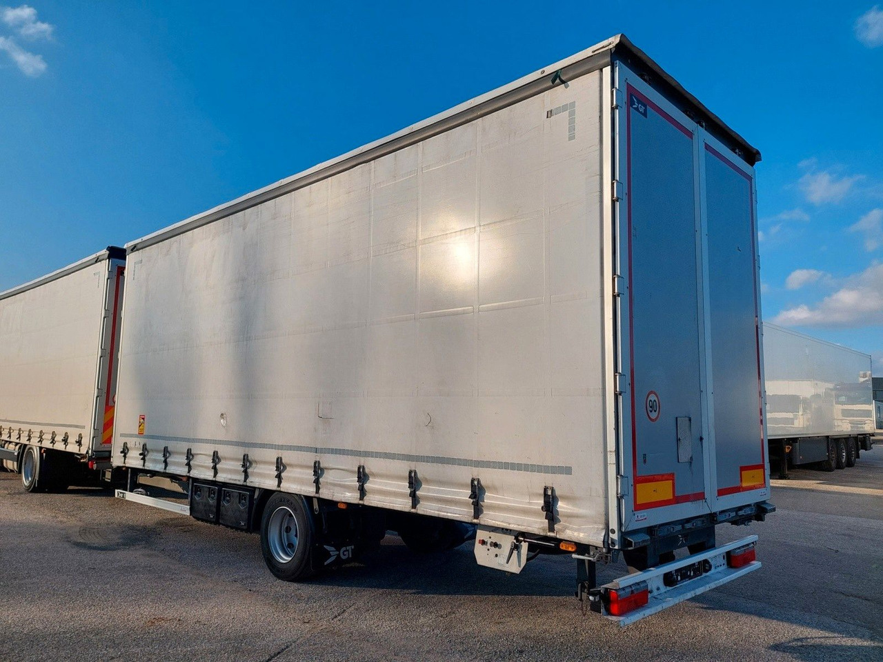 Camion à rideaux coulissants MAN TGX 18.470 LL + Gniotpol G-4080 120 m3 Durchbar: photos 39 Camion à rideaux coulissants MAN TGX 18.470 LL + Gniotpol G-4080 120 m3 Durchbar: photos 39