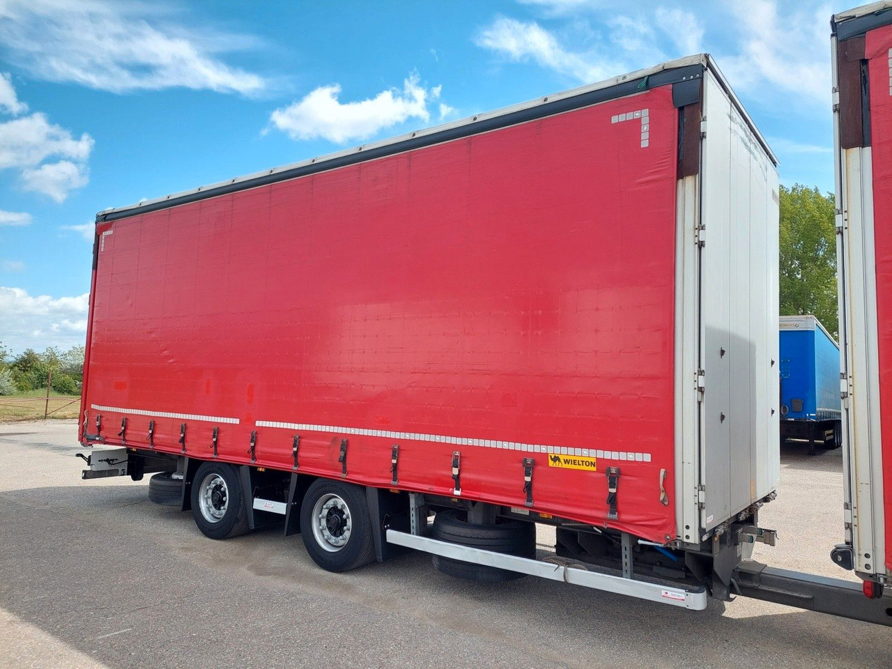 Wielton PC2K tandem Durchbar - Remorque rideaux coulissants: photos 2 Wielton PC2K tandem Durchbar - Remorque rideaux coulissants: photos 2