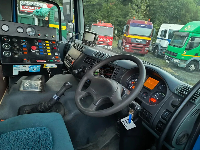DAF CF 75.250 DRIVING CONDITION - SWEEPER NEEDS REPAIRMENT en crédit-bail DAF CF 75.250 DRIVING CONDITION - SWEEPER NEEDS REPAIRMENT: photos 9