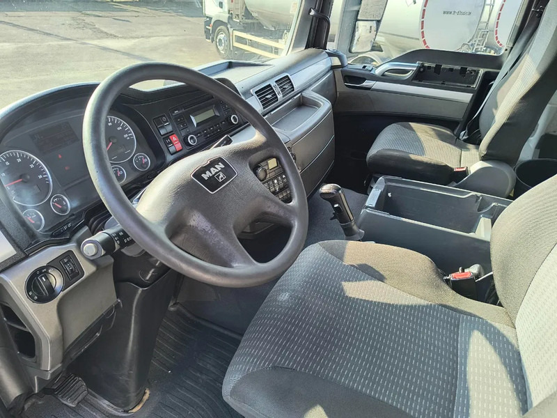 Photo d'intérieur 1: Camion citerne pour transport de lait MAN TGS 26.360 15000L INSULATED INOX TANK - 1 COMP - INTARDER