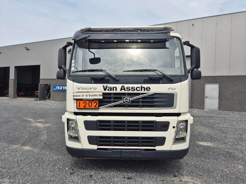 Volvo FM 400 18000L FUEL/CARBURANT - 5 COMP - ADR VALID - MANUAL - Camion citerne: photos 2 Volvo FM 400 18000L FUEL/CARBURANT - 5 COMP - ADR VALID - MANUAL - Camion citerne: photos 2