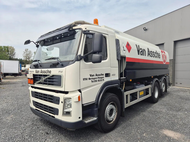 Volvo FM 400 18000L FUEL/CARBURANT - 5 COMP - ADR VALID - MANUAL - Camion citerne: photos 1 Volvo FM 400 18000L FUEL/CARBURANT - 5 COMP - ADR VALID - MANUAL - Camion citerne: photos 1