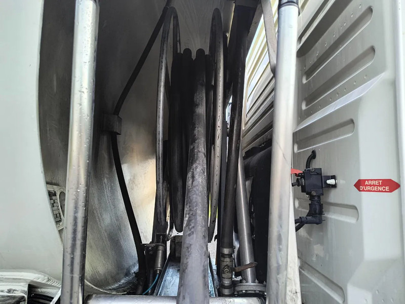 Camion citerne pour transport de carburant Volvo FM 440 13000L FUEL / CARBURANT - 4 COMP: photos 11