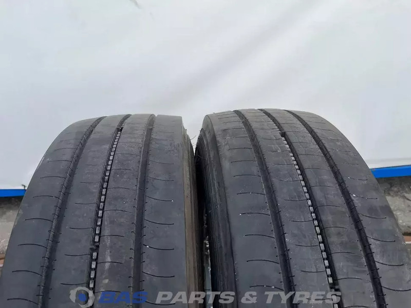 Bridgestone Bridgestone 205/75R17.5 Duravis R-Steer002 124/122 M M+S 3PMSF gebruikte set - Pneu pour Camion: photos 2 Bridgestone Bridgestone 205/75R17.5 Duravis R-Steer002 124/122 M M+S 3PMSF gebruikte set - Pneu pour Camion: photos 2